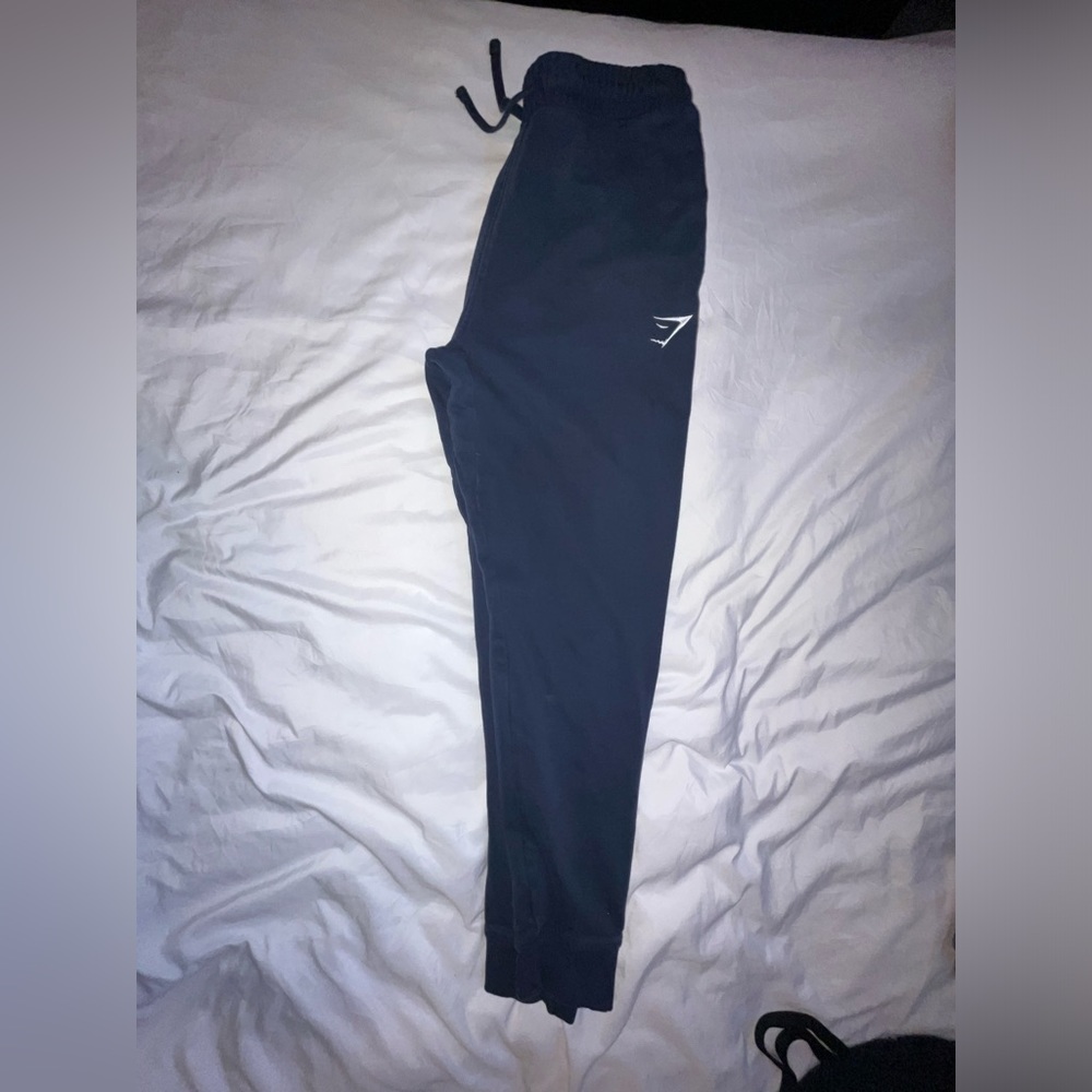 GYMSHARK crest joggers
